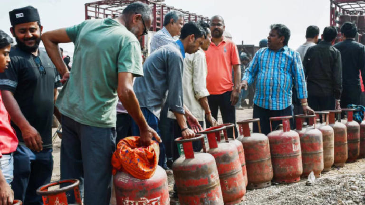 LPG cylinder rule India new policy restricting LPG cylinders for homes with PNG connection
